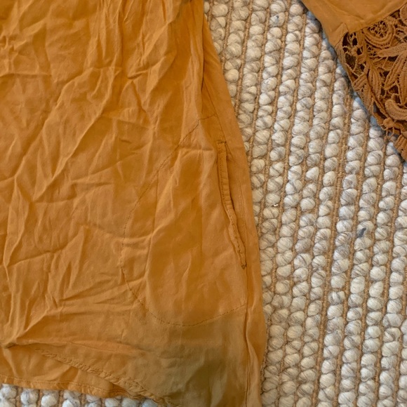 Tunic shirt. Boutique brand. - Picture 2 of 2